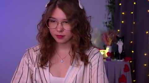  Lisa  online show from 12.04.25