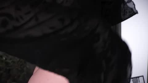 Elisabeth or Lisa online show from 11.16.25