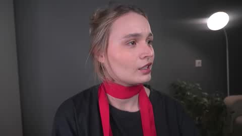 Elisabeth or Lisa online show from 12.15.25