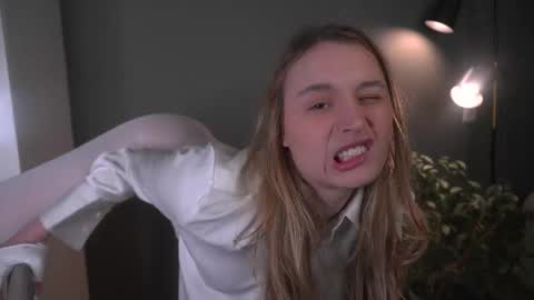 Elisabeth or Lisa online show from 12.22.25