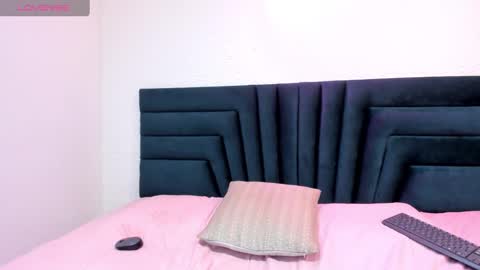 lisa white  online show from 01.05.25