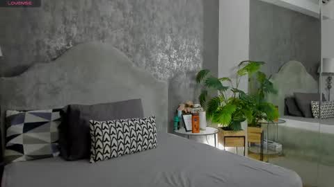 Snapshot of lisacroft chatting on 02.17.26 lisacroft online show from 02.17.26