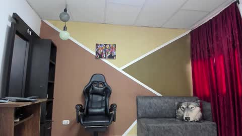 Lisa Gray Independent Model online show from 01.08.26