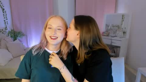 Lisa blonde  Alisa brunette online show from 04.08.26