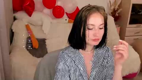 Lisa Moore online show from 07.02.26