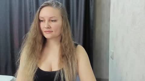 Snapshot of lisavanoranje chatting on 11.03.25 Lisa online show from 11.03.25