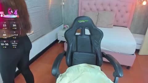 L I S S A  online show from 10.16.25