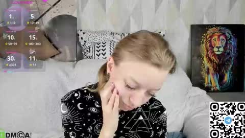 Snapshot of lissa_kitsune chatting on 10.04.25 Lissa online show from 10.04.25