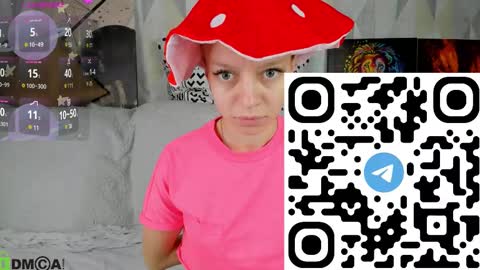 Snapshot of lissa_kitsune chatting on 10.07.25 Lissa online show from 10.07.25