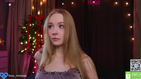 Snapshot of lissa_meooow chatting on 02.19.25 your Liza again. Next stream Dec. 1 at 2 or 3 GMT online show from 02.19.25