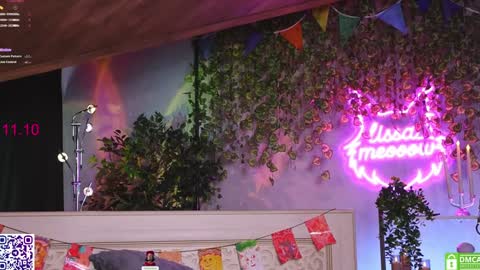 Snapshot of lissa_meooow chatting on 10.11.25 your Liza again. Next stream Dec. 1 at 2 or 3 GMT online show from 10.11.25