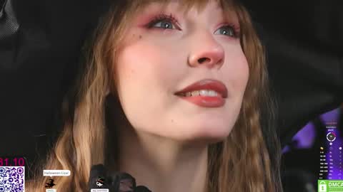 Snapshot of lissa_meooow chatting on 10.31.25 your Liza again. Next stream Dec. 1 at 2 or 3 GMT online show from 10.31.25