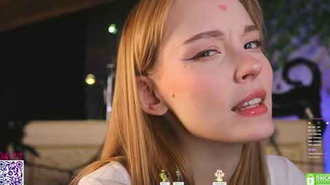 Snapshot of lissa_meooow chatting on 11.04.25 your Liza again. Next stream Dec. 1 at 2 or 3 GMT online show from 11.04.25