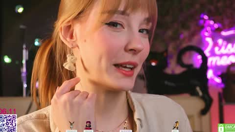 Snapshot of lissa_meooow chatting on 11.06.25 your Liza again. Next stream Dec. 1 at 2 or 3 GMT online show from 11.06.25