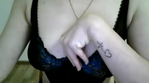 Snapshot of lissa_olsson chatting on 01.25.25 Lissa online show from 01.25.25