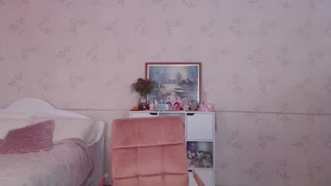 Alice Dont forget to thumbs up its very important  online show from 10.12.25