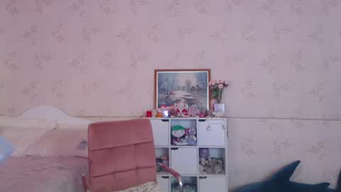 Alice Dont forget to thumbs up its very important  online show from 04.02.26