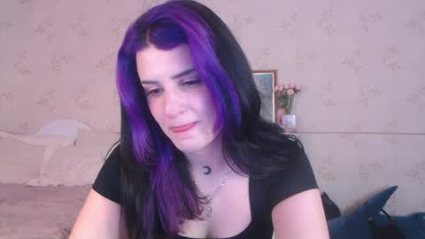 Alice Dont forget to thumbs up its very important  online show from 04.16.26