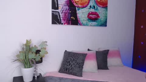 Liss Brown online show from 01.18.25