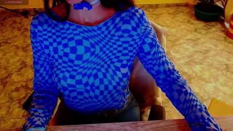 Snapshot of lisstaylor chatting on 10.29.25 Liss online show from 10.29.25