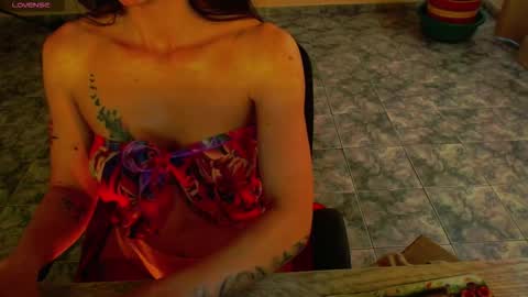 Snapshot of lisstaylor chatting on 11.05.25 Liss online show from 11.05.25