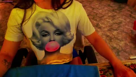 Snapshot of lisstaylor chatting on 11.21.25 Liss online show from 11.21.25