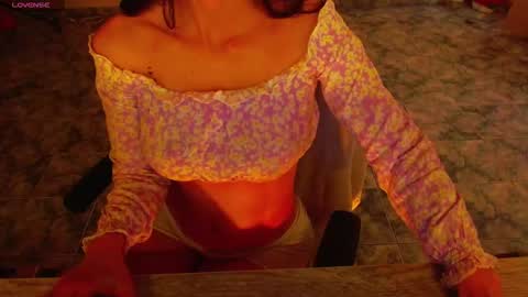 Snapshot of lisstaylor chatting on 12.16.25 Liss online show from 12.16.25