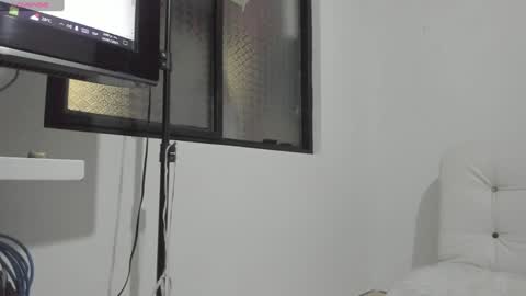 Snapshot of lisvandre chatting on 01.24.25 Lis online show from 01.24.25