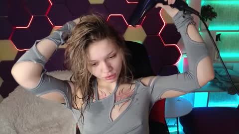 Snapshot of litabrom chatting on 01.06.25 Lena online show from 01.06.25