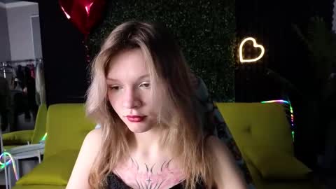 Snapshot of litabrom chatting on 03.10.25 Lena online show from 03.10.25