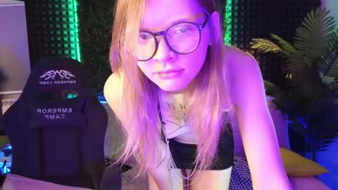 Snapshot of litabrom chatting on 10.07.25 Lena online show from 10.07.25