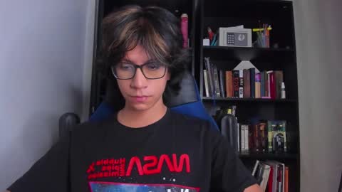 Snapshot of literateboy chatting on 01.10.26 Literateboy online show from 01.10.26