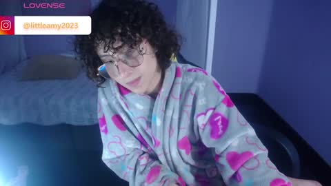 Snapshot of little__amy_ chatting on 01.10.25 AMY online show from 01.10.25