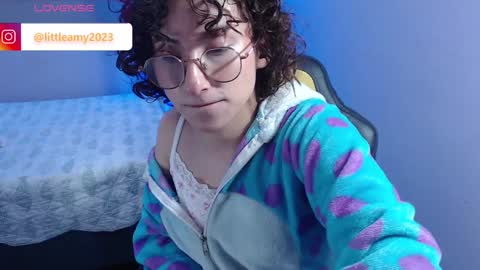 Snapshot of little__amy_ chatting on 01.20.25 AMY online show from 01.20.25