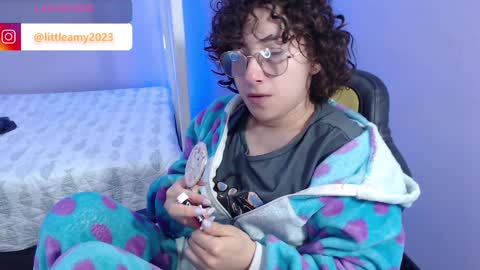 Snapshot of little__amy_ chatting on 01.22.25 AMY online show from 01.22.25