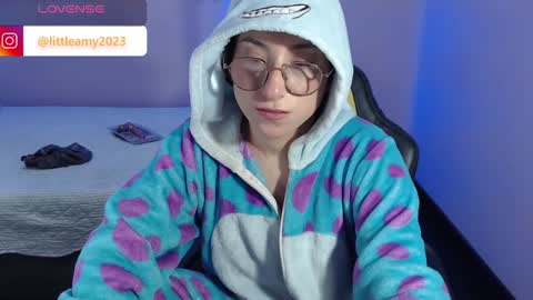 Snapshot of little__amy_ chatting on 01.31.25 AMY online show from 01.31.25