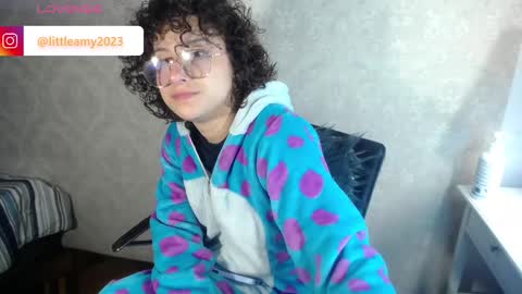 Snapshot of little__amy_ chatting on 03.10.25 AMY online show from 03.10.25