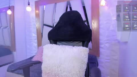 little ary online show from 04.25.26