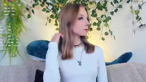 Snapshot of little__caprice chatting on 06.19.26 Bella online show from 06.19.26