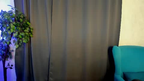 Snapshot of little__isabel chatting on 06.18.26 Isabel online show from 06.18.26