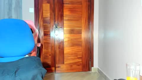 Snapshot of little_africa chatting on 02.10.26 little_africa online show from 02.10.26