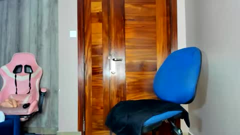 Snapshot of little_africa chatting on 03.01.26 little_africa online show from 03.01.26