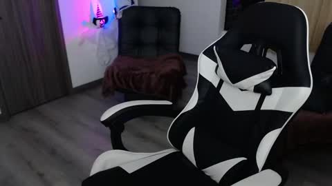 Snapshot of little_amy__ chatting on 10.30.25 Amelie online show from 10.30.25