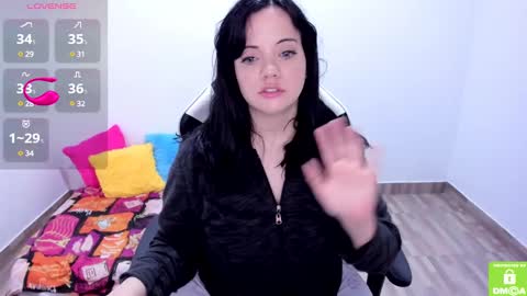 Snapshot of little_angely chatting on 12.18.24 Angely online show from 12.18.24