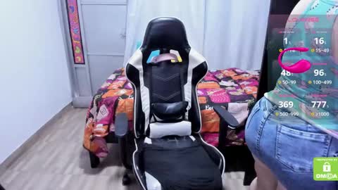 Snapshot of little_angely chatting on 03.09.25 Angely online show from 03.09.25