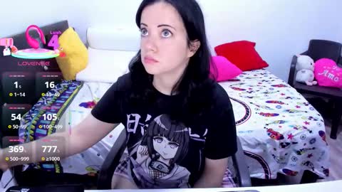 Snapshot of little_angely chatting on 11.25.25 Angely online show from 11.25.25