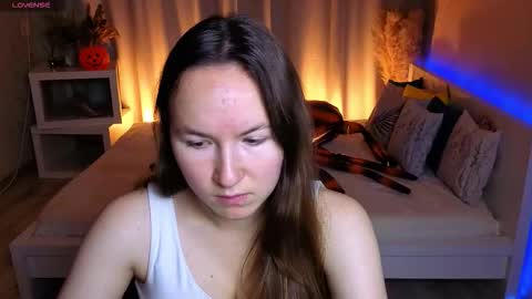 Snapshot of little_doll_meow chatting on 10.14.25 Alexandra online show from 10.14.25