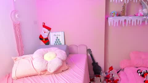 Little Effy online show from 12.22.24