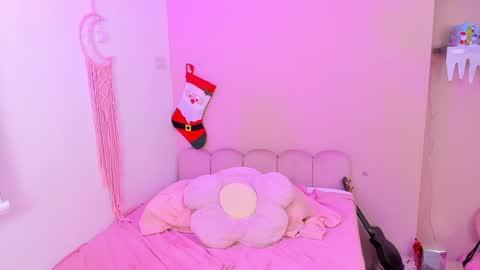 Little Effy online show from 12.24.24