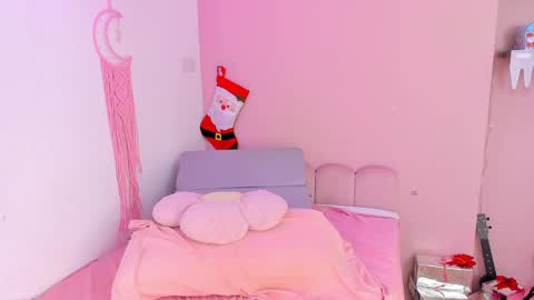 Little Effy online show from 12.26.24